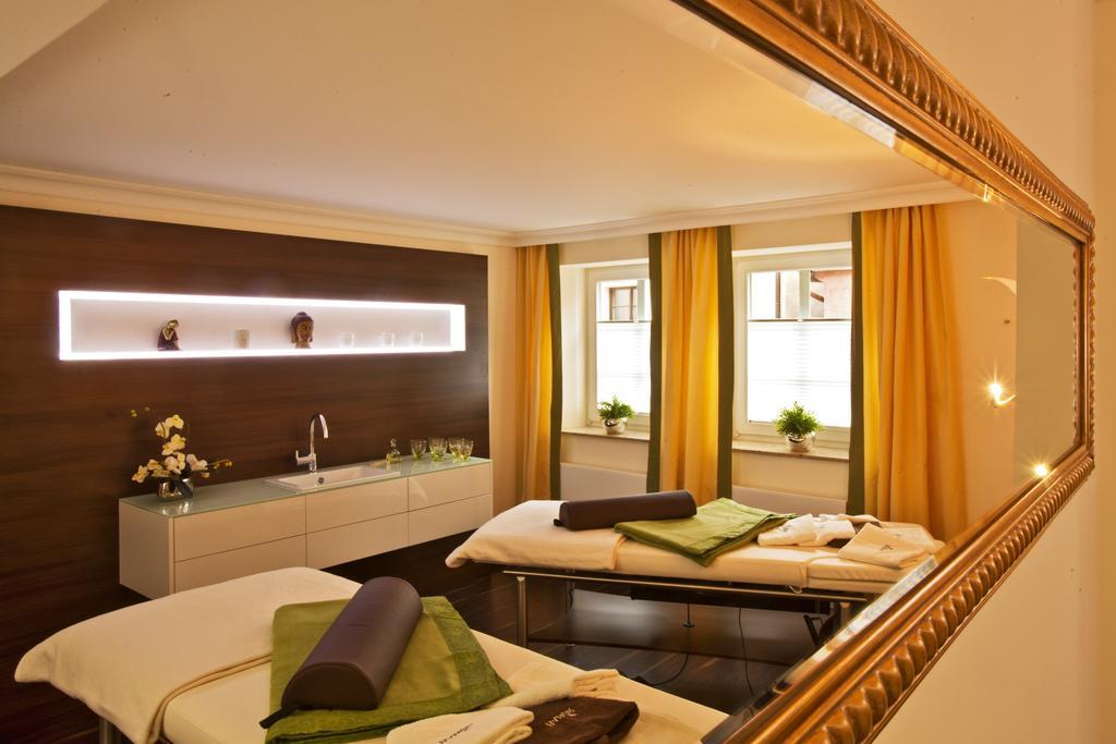 לינדאו Hotel Bayerischer Hof מראה חיצוני תמונה
